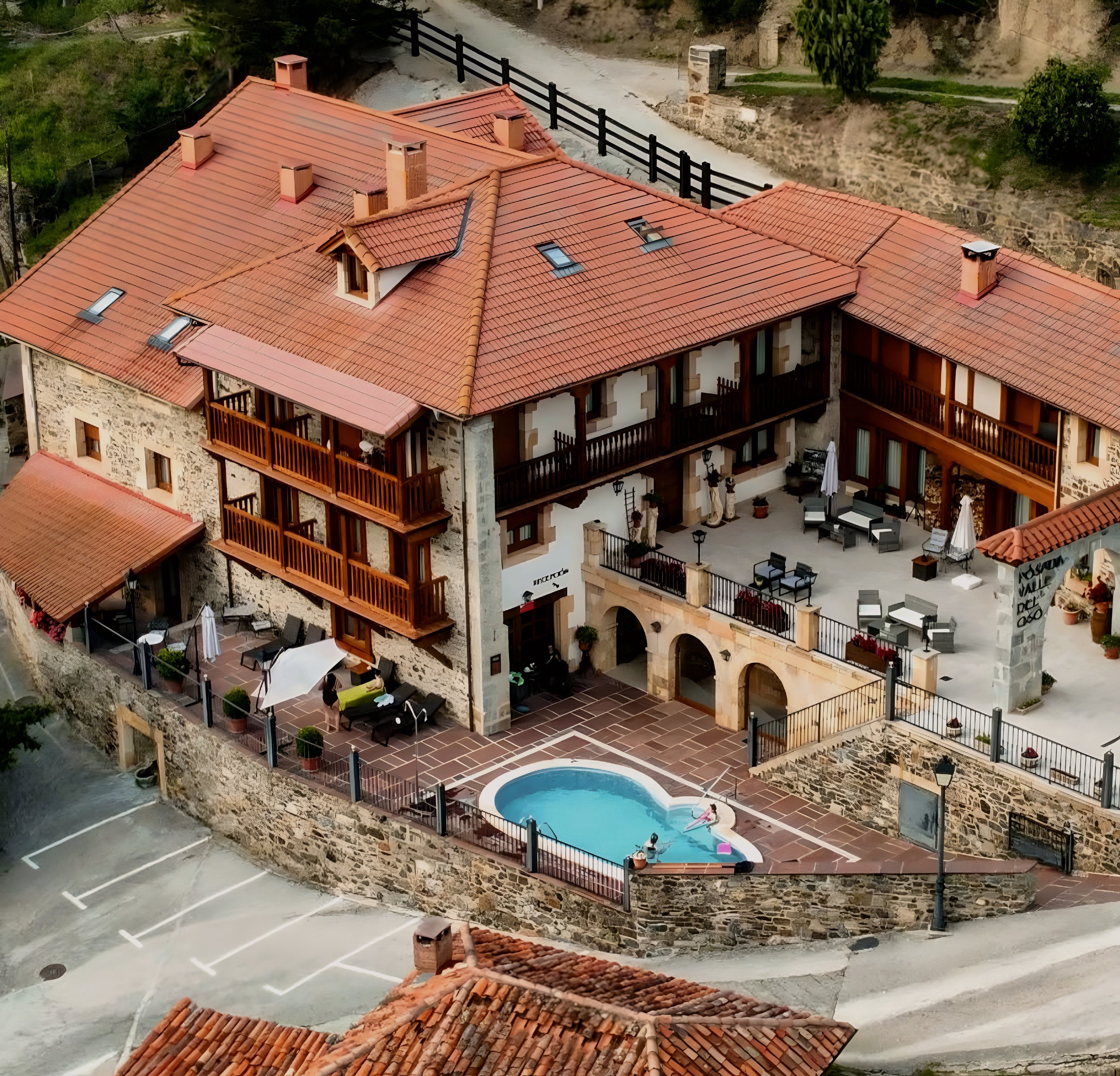 Posada Valle del Oso en Lerones — Máximo Díaz arquitecto